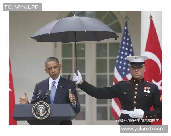 足球明星出行时保镖的身份揭秘及其背后的故事分析